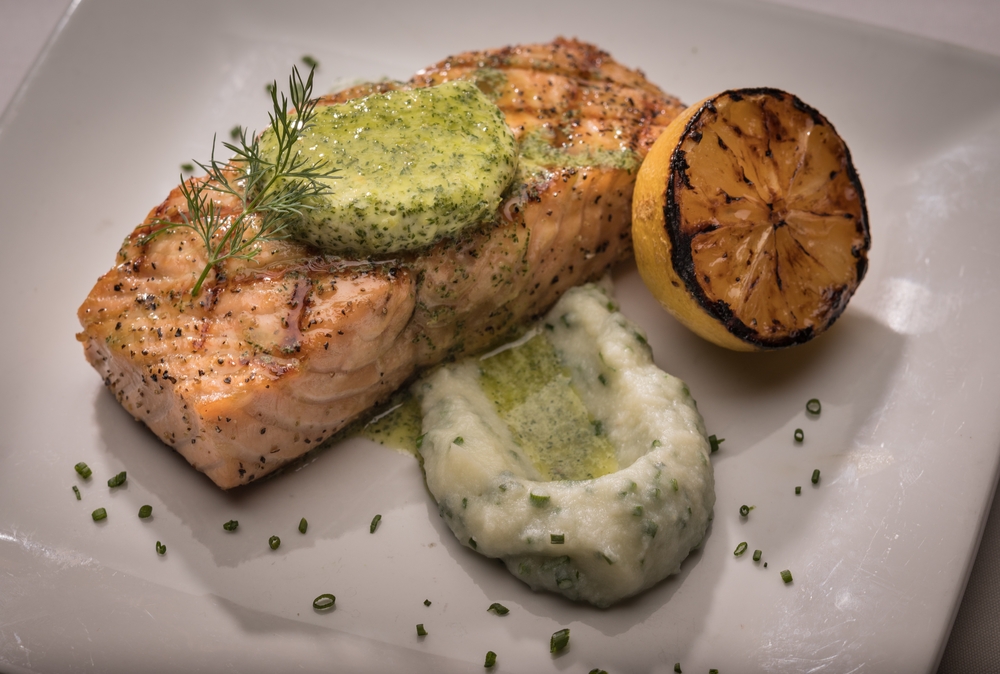 Grilled Salmon with Lemon Dill